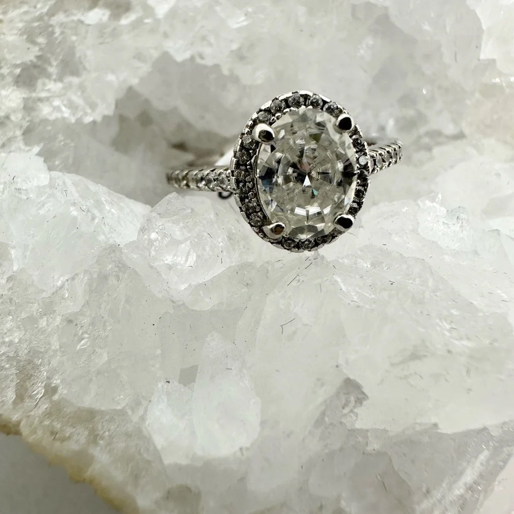 Oval Cut Moissanite Ring 2 Ct GRA Certified 18K 925 Brilliant Halo Ring - Picture 7 of 15